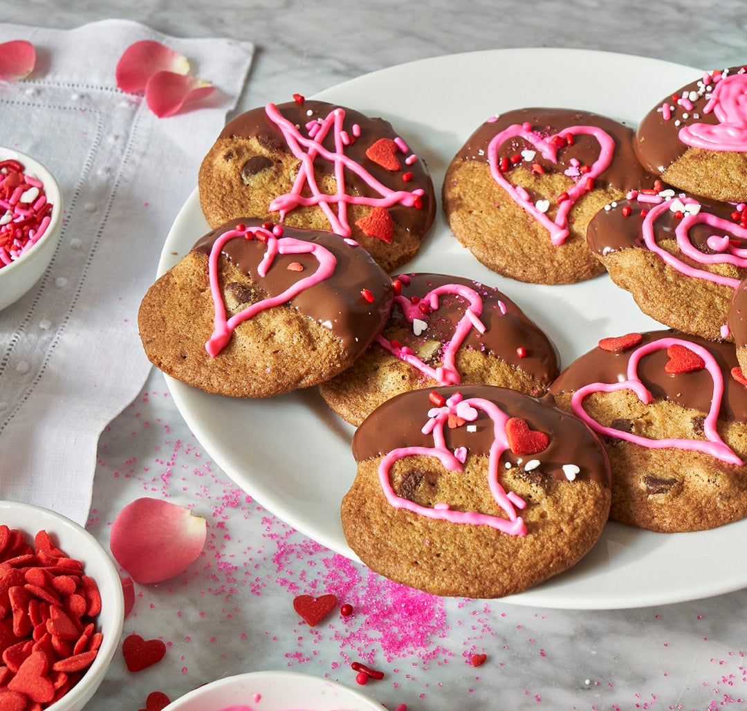 CHOCOLATEDIPPED CHOCOLATE CHIP VALENTINE'S COOKIES
