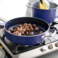 Blue DiamondClassic 4.7L Sauté Pan with Lid and Helper Handle