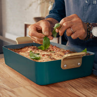 CC008981-102 - Tucci Stanley Tucci Ceramic Non-Stick 33cm Lasagna Pan Carrara White - Product Image 2