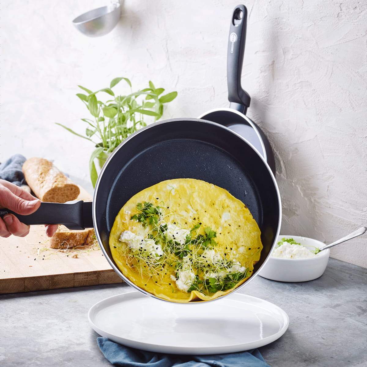 CC001690-001 - Torino Frying Pan, Black - 20cm - Product Image 2