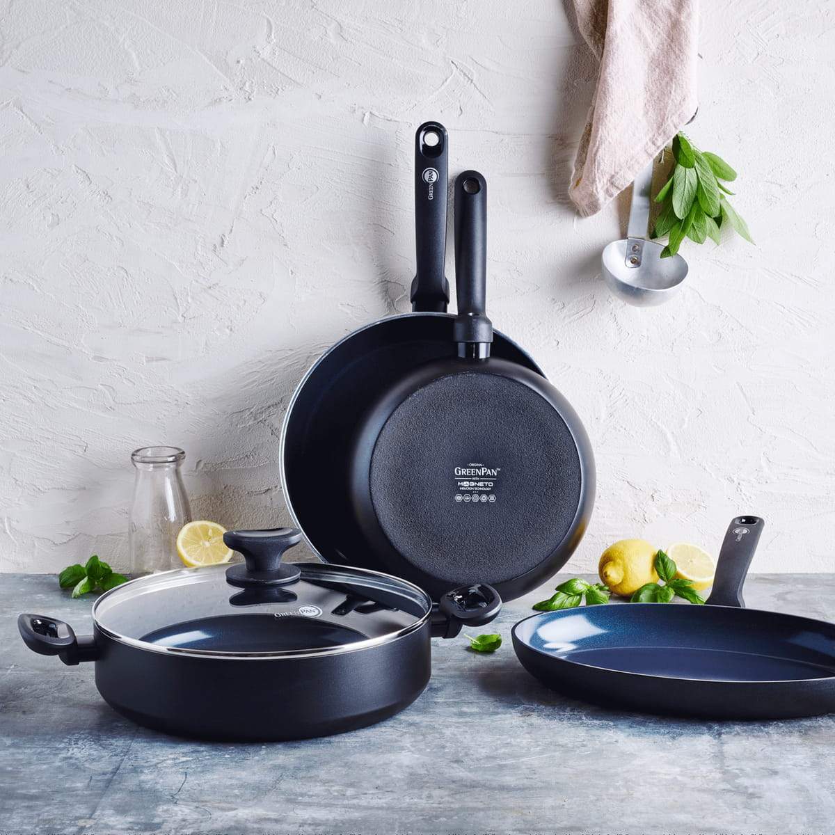 GreenPan Craft Frying Pan with Lid 30 cm - Sauté & Sauteuse Pans Aluminium Black - CC002268-001