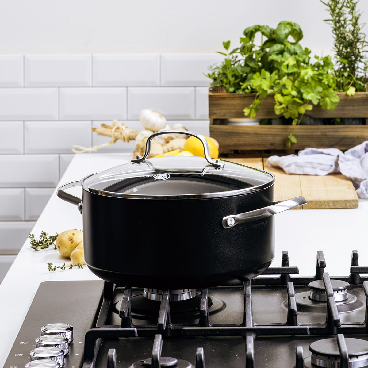 CC003949-001 - Copenhagen Stock Pot with Lid, Black - 20cm - Product Image 2